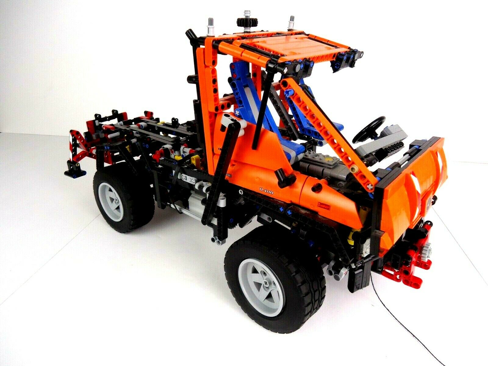 Lego Technic 8110 Mercedes Unimog U400 Incomplete