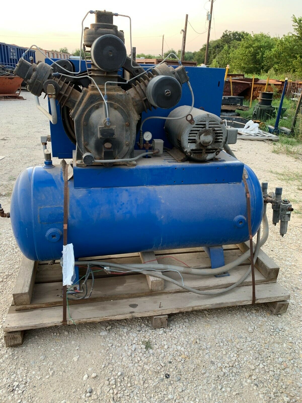 Ingersoll Rand 20e Horizontal 20 Hp Reciprocating Air Compressor 1700 Rpm